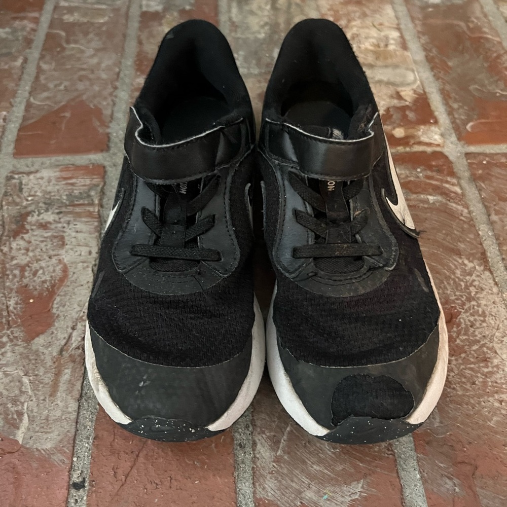 Nike Kids Black and White Athletic Sneakers with Hook-and-Loop Strap